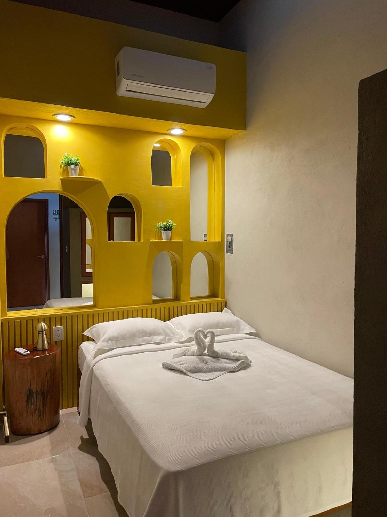Hostal Poquito A Poquito Valladolid  Kültér fotó